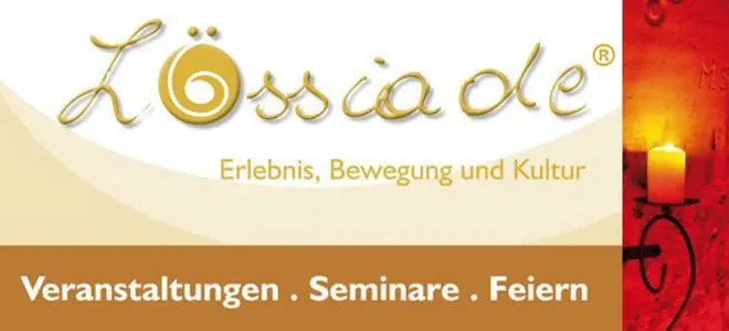 Logo mit dem Schriftzug Lössia.de in kursiver Schrift, Untertitel Erlebnis, Bewegung und Kultur und Banner mit der Aufschrift Veranstaltungen . Seminare . Feiern. Eine brennende Kerze befindet sich auf der rechten Seite des Bildes.